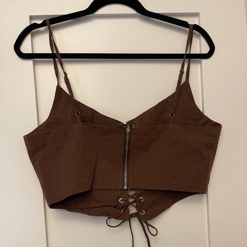 Lace-up Crop Top - Picture 2 of 3